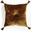 THEDECOFACTORY BAKOU - <p>Coussin Capitonné En Velours à Pompons Marron 38x38 - Marron