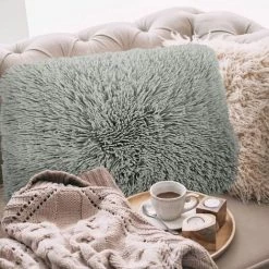 THEDECOFACTORY NEO YOGA - <p>Coussin à Poils Longs Extra-doux Gris Clair 60x40 - Gris Clair -France Coussin et housse de coussin Soldes Boutique 14033694 4