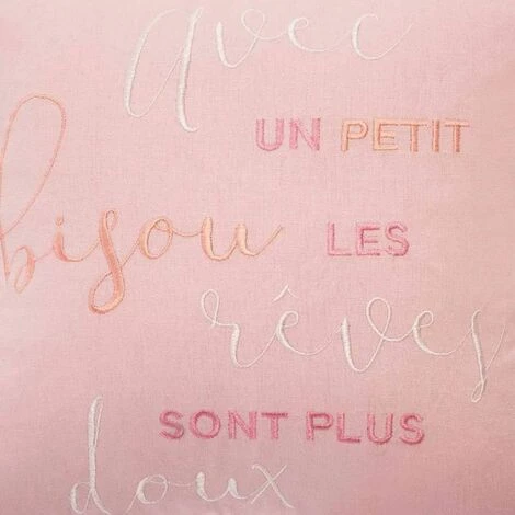 ATMOSPHERA FOR KIDS Coussin à Pompons Enfant "Broderie" 40x40cm Rose 2 ATMOSPHERA FOR KIDS Coussin à Pompons Enfant "Broderie" 40x40cm Rose – Image 2