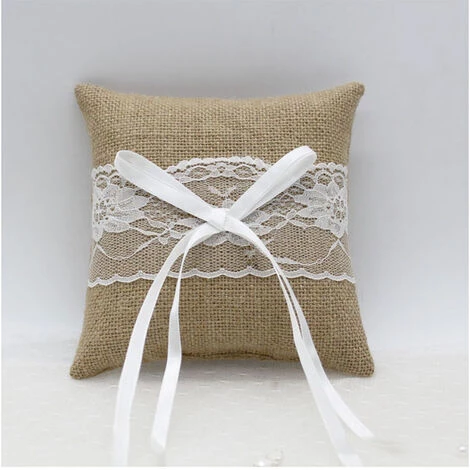 AIDUCHO Coussin Oreiller Porteur De Bague Anneau De Mariage En Toile De Jute Et Dentelle 15cmx15cm 1 AIDUCHO Coussin Oreiller Porteur De Bague Anneau De Mariage En Toile De Jute Et Dentelle 15cmx15cm