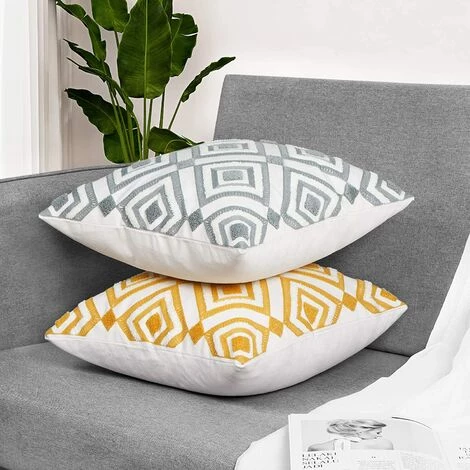 BEARSU Housse De Coussin De Broderie Jaune, Housses De Coussin D'oreillers Décoratifs Pour Voiture De Chaise De Canapé De Chambre, 18 X 18 Pouces 4 BEARSU Housse De Coussin De Broderie Jaune, Housses De Coussin D'oreillers Décoratifs Pour Voiture De Chaise De Canapé De Chambre, 18 X 18 Pouces – Image 4