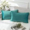 BEARSU Ashler Housses De Coussin Décoratif Avec Pompons Particules Douces Housses De Coussin Solides En Velours 12 X 20 Pour Canapé-lit Voiture, Lot De 2, Vert Pin Pierre