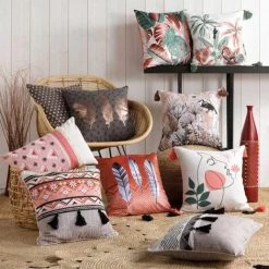 Paris Prix - Coussin Déco à Pompons "amigos" 45x45cm Vert 5 Paris Prix - Coussin Déco à Pompons "amigos" 45x45cm Vert -France Coussin et housse de coussin Soldes Boutique 36892569 3