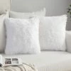 TRIOMPHE Lot De 2 Housse De Coussin De Canapé Fourrure De Luxe Decoration Canapé Maison Chambre Lit Super Doux Peluche Taie D'oreiller Décorative 40X40cm 16X16 Pouces,Blanc
