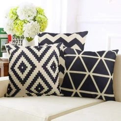 TRIOMPHE Lot De 4 Housses De Coussin Décoratives En Coton Et Lin, Bleu Foncé 45 Cm X 45 Cm, (geometrict Pattern) (Black-beige, 45X45cm) 8 TRIOMPHE Lot De 4 Housses De Coussin Décoratives En Coton Et Lin, Bleu Foncé 45 Cm X 45 Cm, (geometrict Pattern) (Black-beige, 45X45cm) -France Coussin et housse de coussin Soldes Boutique 37009740 4