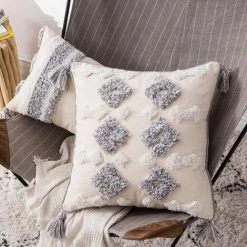 BETTERLIFE Lot De 1 Housse De Cousssin Solid En Polyester Et Douce Jolie Carré Taie D'oreiller Avec Motifs En Décoratifs Pour Canapé Chambre Salon Blanc+Gris 45x45cm 8 BETTERLIFE Lot De 1 Housse De Cousssin Solid En Polyester Et Douce Jolie Carré Taie D'oreiller Avec Motifs En Décoratifs Pour Canapé Chambre Salon Blanc+Gris 45x45cm -France Coussin et housse de coussin Soldes Boutique 37660761 4