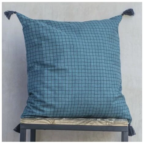 MOORISH IDOL CARO - Housse De Coussin - Imprimé Petits Carreaux - Style Vintage - 4 Pompons - 100% Coton - Carrée - 50X50 CM - Pétrole Whashed Black Pompons Washed Black 3 MOORISH IDOL CARO - Housse De Coussin - Imprimé Petits Carreaux - Style Vintage - 4 Pompons - 100% Coton - Carrée - 50X50 CM - Pétrole Whashed Black Pompons Washed Black – Image 3