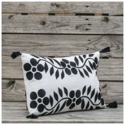 MOORISH IDOL MATISSE - Housse De Coussin Brodée - Motif "Chaine De Fleurs" Et Pompons - Fabrication Artisanale En Inde - Lavable En Machine 30°C - Rectangulaire - 50x30 CM - Noir 6 MOORISH IDOL MATISSE - Housse De Coussin Brodée - Motif "Chaine De Fleurs" Et Pompons - Fabrication Artisanale En Inde - Lavable En Machine 30°C - Rectangulaire - 50x30 CM - Noir -France Coussin et housse de coussin Soldes Boutique 39783522 3