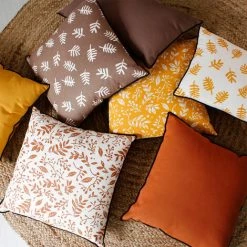 ENJOY HOME Coussin 40 X 40 Cm GARDEN 100% Coton Coloris ECRU Imprimé CAMEL Bourdon Noir -France Coussin et housse de coussin Soldes Boutique 42416095 3