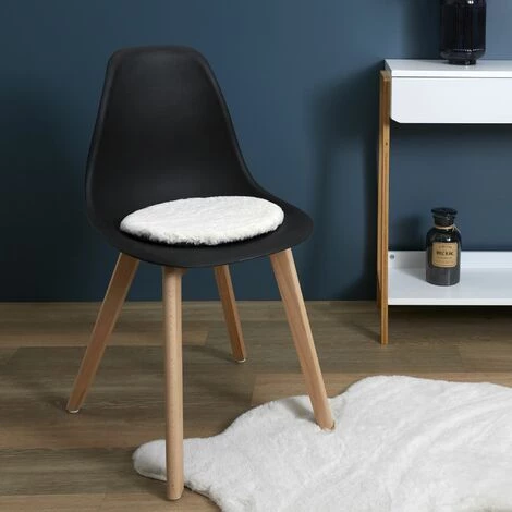 TOILINUX Lot De 6 Galettes De Chaises Rondes En Fausse Fourrure - Diamètre 34 Cm - Ecru - Diamètre 34, Epaisseur 2 Cm - Beige 4 TOILINUX Lot De 6 Galettes De Chaises Rondes En Fausse Fourrure - Diamètre 34 Cm - Ecru - Diamètre 34, Epaisseur 2 Cm - Beige – Image 4