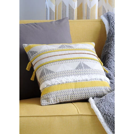 HOMEMAISON Coussin Au Style Ethnique Avec Perles Moutarde 40 X 40 Cm - Moutarde 1 HOMEMAISON Coussin Au Style Ethnique Avec Perles Moutarde 40 X 40 Cm - Moutarde