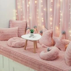 HANBING Coussin De Balcon De Rebord De Fenêtre, Couverture Universelle De Baie Vitrée Pour Toutes Les Saisons, Coussin En Peluche Pour La Décoration De Chambre(Rose, Oreiller 45*45 (noyau Compris)) 9 HANBING Coussin De Balcon De Rebord De Fenêtre, Couverture Universelle De Baie Vitrée Pour Toutes Les Saisons, Coussin En Peluche Pour La Décoration De Chambre(Rose, Oreiller 45*45 (noyau Compris)) -France Coussin et housse de coussin Soldes Boutique 47163481 5