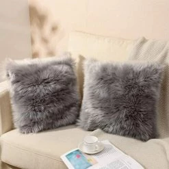 HEGUYEY Housse De Coussin Gris Fausse Fourrure Deluxe Décoratif Canapé Chambre Lit Super Doux Peluche Mongolie Fourrure En Peluche Taie D'oreiller Pour Salon Canapé Chambre De Sofa 45X45cm Lot De 2