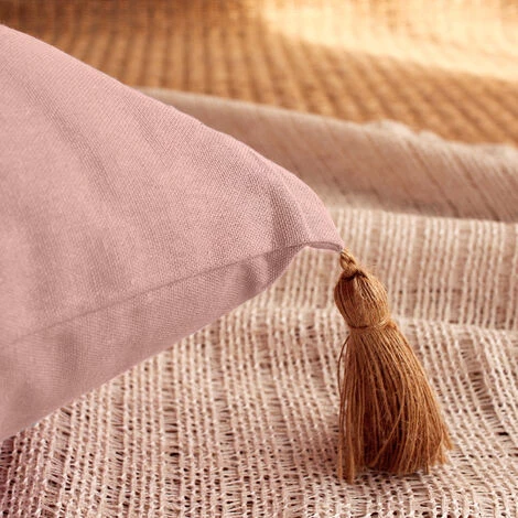 HOMEMAISON Coussin Avec Pompons En Jute Vieux Rose 50 X 70 Cm - Vieux Rose 2 HOMEMAISON Coussin Avec Pompons En Jute Vieux Rose 50 X 70 Cm - Vieux Rose – Image 2