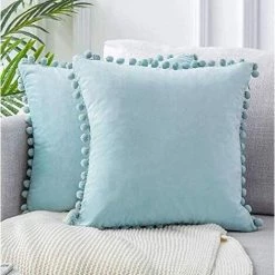 LangRay 2 Pcs Housse De Coussin En Velours Taie D'oreiller Decorative Taie D'oreiller Boule De Fourrure De Couleur Pure Super Doux Maison Salon Chambre Pour Canapé Taie D'oreiller (Bleu Clair)