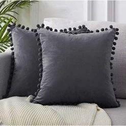 LangRay 2 Pcs Housse De Coussin En Velours Taie D'oreiller Decorative Taie D'oreiller Boule De Fourrure De Couleur Pure Super Doux Maison Salon Chambre Pour Canapé Taie D'oreiller (Gris Foncé)