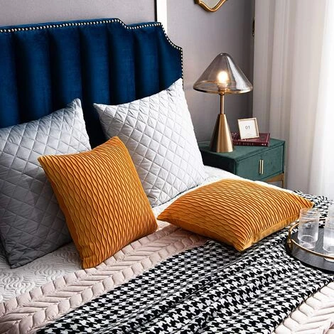 DENUOTOP Housses De Coussin Housses De Coussin De Canapé Jaune Doré: 2 Pack 45cmx45cm Taies D'oreiller Carrées En Velours Rayé D'origine Pour La Décoration Intérieure De La Chambre 5 DENUOTOP Housses De Coussin Housses De Coussin De Canapé Jaune Doré: 2 Pack 45cmx45cm Taies D'oreiller Carrées En Velours Rayé D'origine Pour La Décoration Intérieure De La Chambre – Image 5