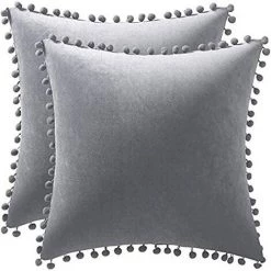 DENUOTOP Housses De Coussin 2 Pcs Housse De Coussin En Velours Taie D'oreiller Decorative Taie D'oreiller Boule De Fourrure De Couleur Pure Super Doux Maison Salon Chambre Pour Canapé Taie D'oreiller (Gris Clair)