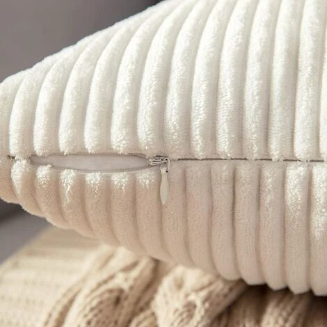 LYCXAMES Lot De 2 Decorative Housse De Coussin En Velours Côtelé Canapé Taie D'oreiller Douce Pour Maison Salon Chambre Lit 45x45cm Blanc 3 LYCXAMES Lot De 2 Decorative Housse De Coussin En Velours Côtelé Canapé Taie D'oreiller Douce Pour Maison Salon Chambre Lit 45x45cm Blanc – Image 3