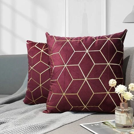 MINKUROW Housse De Coussin En Velours, 2 Pcs Taie D'Oreiller Carrée Avec Motif Géométrique Brodé Doré, Taie D'Oreiller Douce Housse De Coussin Pour Voiture Canapé Salon, 45 X 45 Cm - Bordeaux 1 MINKUROW Housse De Coussin En Velours, 2 Pcs Taie D'Oreiller Carrée Avec Motif Géométrique Brodé Doré, Taie D'Oreiller Douce Housse De Coussin Pour Voiture Canapé Salon, 45 X 45 Cm - Bordeaux