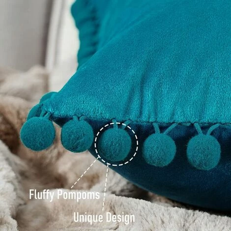 MERéTéET Lot De 2 Housses De Coussin Decoration Chambre Doux Carré En Velours Couleur Unie Housses De Canapé Avec Les Ballons Moderne Pour Salon, 50x50cm, Bleu Canard 2 MERéTéET Lot De 2 Housses De Coussin Decoration Chambre Doux Carré En Velours Couleur Unie Housses De Canapé Avec Les Ballons Moderne Pour Salon, 50x50cm, Bleu Canard – Image 2