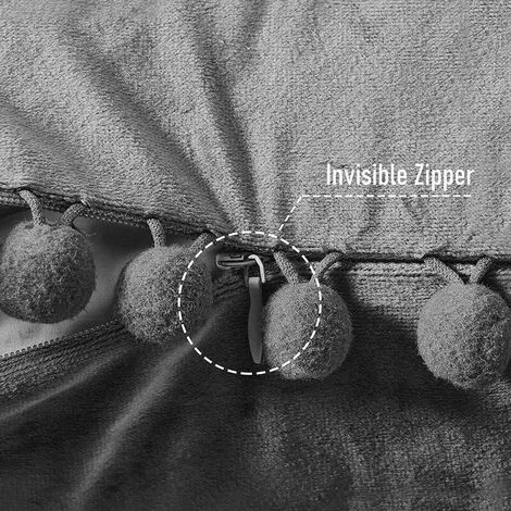 MERéTéET Lot De 2 Housses De Coussin Decoration Chambre Doux Carré En Velours Couleur Unie Housses De Canapé Avec Les Ballons Moderne Pour Salon, 45x45cm, Gris 4 MERéTéET Lot De 2 Housses De Coussin Decoration Chambre Doux Carré En Velours Couleur Unie Housses De Canapé Avec Les Ballons Moderne Pour Salon, 45x45cm, Gris – Image 4