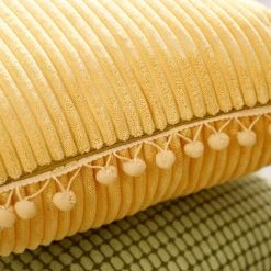AIDUCHO Lot De 2 Taies D'oreiller Pour Canapé 45 X 45 Cm, élégant Avec Pom Poms, Coussins Décoratifs Pour Lit Double, Rembourrage Non Inclus (45 X 45 Cm, Jaune) -France Coussin et housse de coussin Soldes Boutique 65884224 2